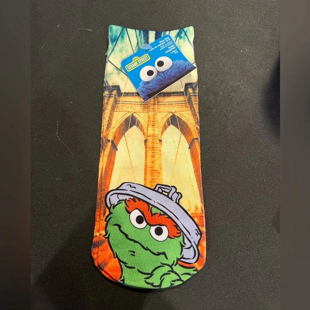 Sesame Street kids Oscar the Grouch socks